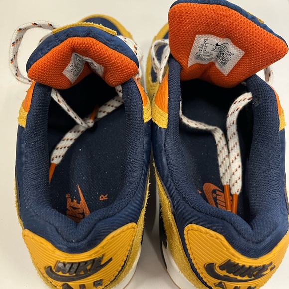 NIKE AIR MAX 'BUCKTAN TEAM NAVY only wore ONCE no box - Picture 2 of 5